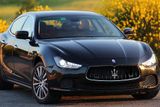 Maserati, které Scuderia Praha také prodává, vyjde na hodinu servisu na 2200 korun bez daně.