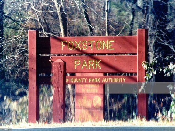 Hanssenova mrtvá schránka, do které předával tajné materiály Rusům, se nacházela v parku Foxstone na předměstí Washingtonu.