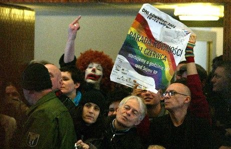 Protestující proti prezidentu Kaczyńskému