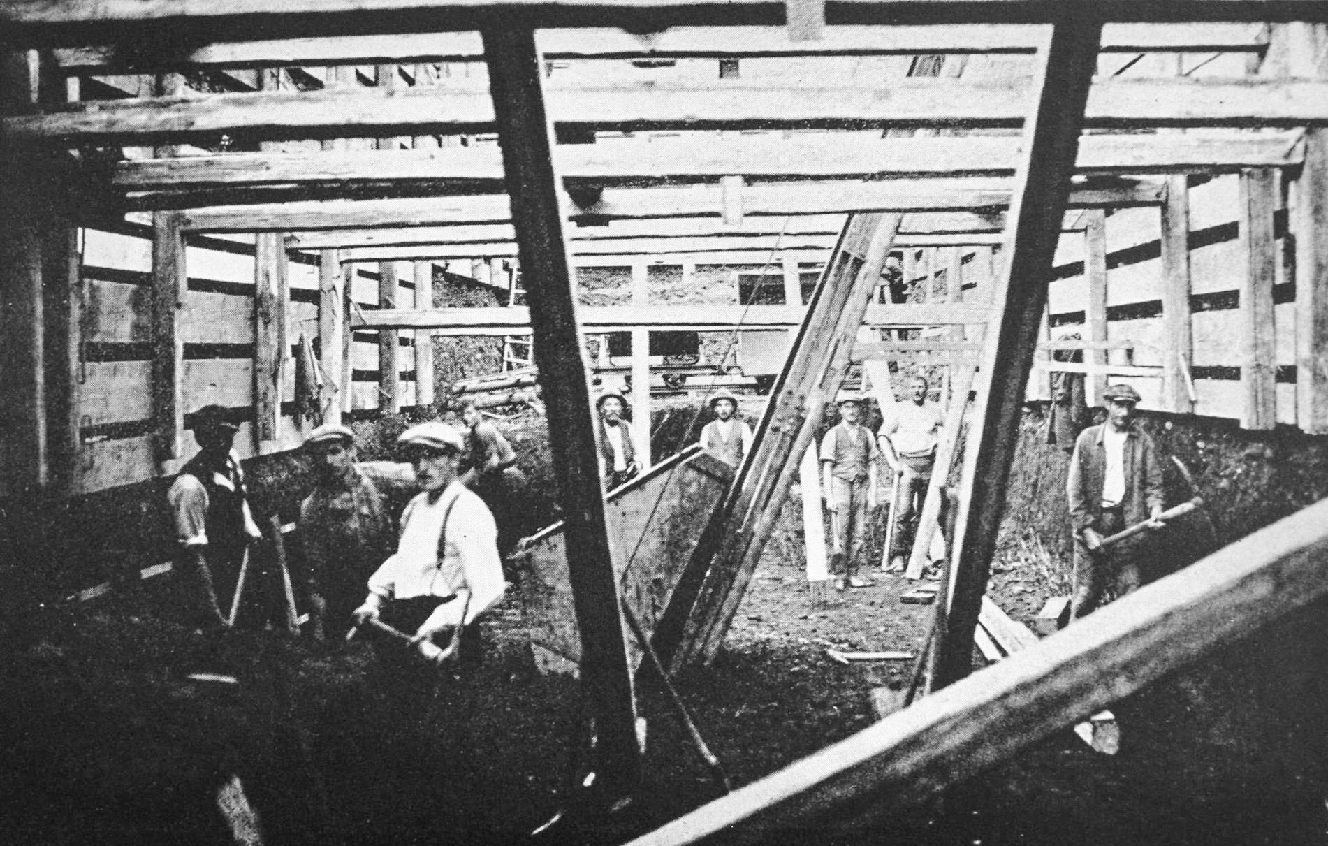 Kostel Nejsvětějšího srdce Páně, Praha, Vinohrady, Náměstí Jiřího z Poděbrad, historie, stavba, Domácí