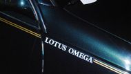 Lotus Omega, ač vypadá skoro stejně jako obyčejný Opel Omega, držel skoro deset let titul nejrychlejšího sedanu světa. Jezdí 290 km/hod