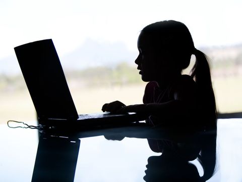 Zkoumali AI pro děti: aplikace jim nabízely sex i fetiše a "užívaly" si znásilnění