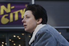 Neplacené volno je film o individuálním vyhoření a kolektivní naději