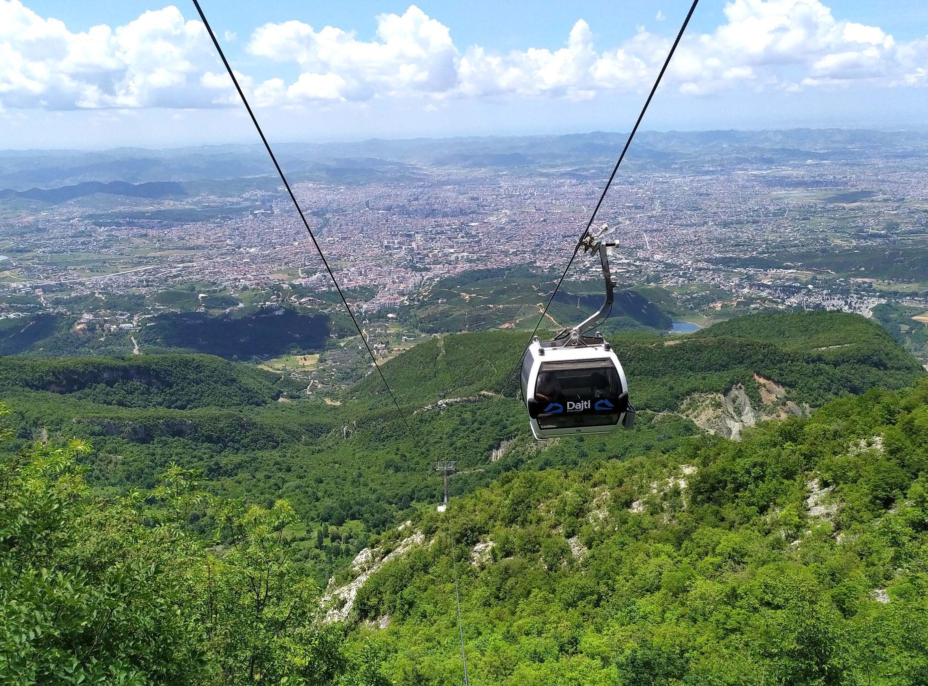 Albánie, Tirana, cestování, kultura, murál