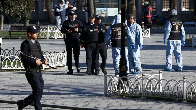Turecká policie v centru Istanbulu.