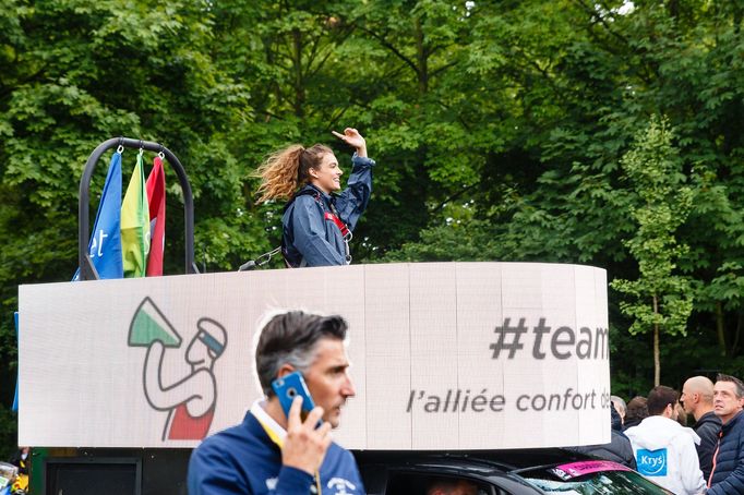 Reklamní karavana Tour de France baví lidi už od roku 1930