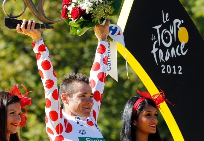 Francouzský cyklista Thomas Voeckler slaví po poslední 20. etapě Tour de France 2012.