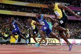 Třicetiletý Bolt doplatil na pomalejší start, který ho trápil i v rozběhu a semifinále. Finiš neměl špatný, na americké rychlíky už ale nestačil.