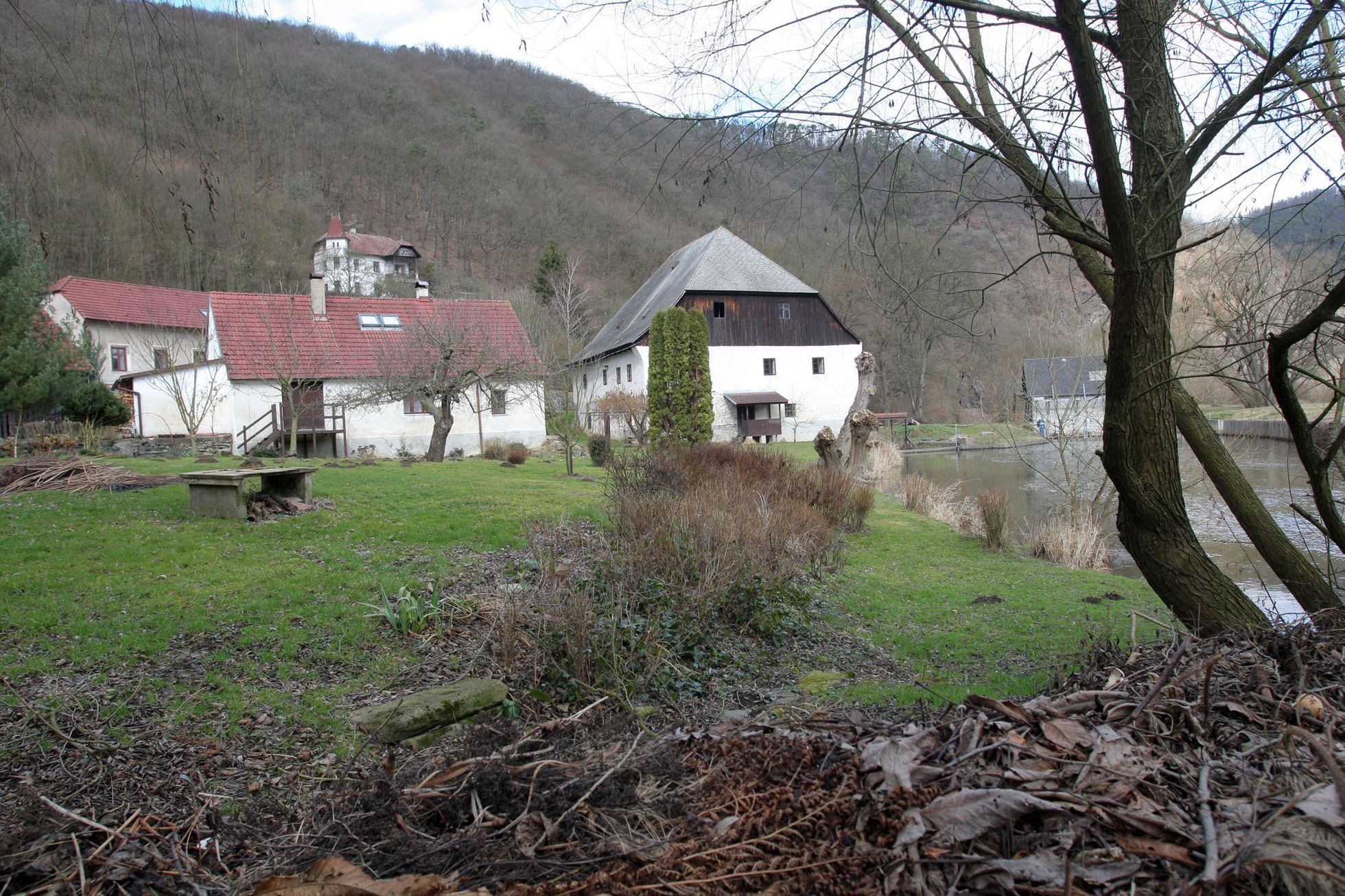 Berounka mezi Křivoklátem a Skryjemi