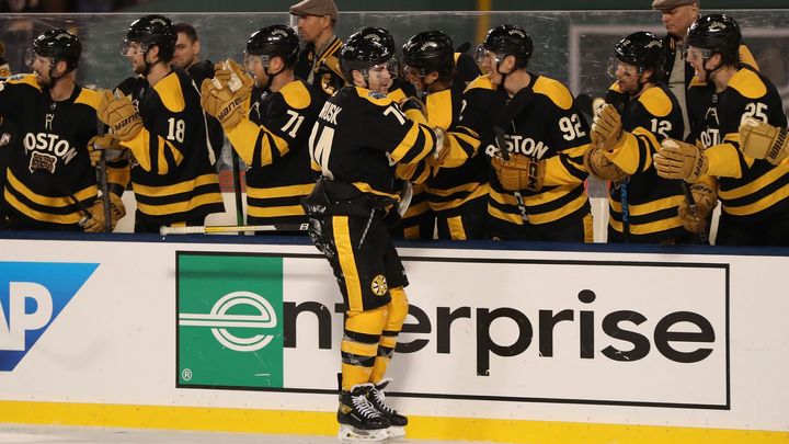 Boston - Pittsburgh 2:1. Bruins ovládli Winter Classic. Obrat režíroval Jake DeBrusk; Zdroj foto: Reuters