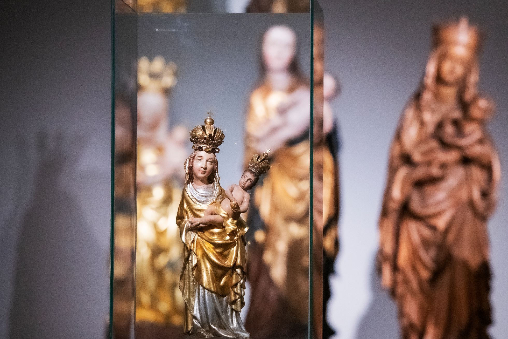 Nad slunce krásnější - Plzeňská madona a krásný sloh