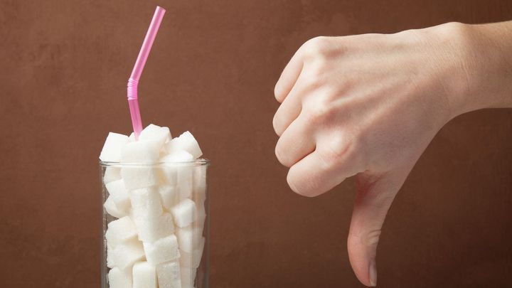 Cukr nás karamelizuje zevnitř, urychluje stárnutí. Snadný test ukáže, jak na tom jste; Zdroj foto: Shutterstock.com