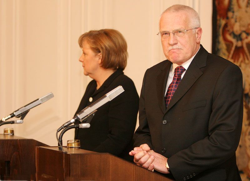 Angela Merkelová a Václav Klaus na tiskové konferenci