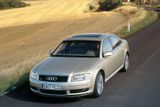 Audi A8 je nejvyšší model automobilky z Ingolstadtu. K dostání je se silnými osmiválci nebo i diesely. Existují také prodloužené verze. Připravte se ale na nákladný servis a vysoké nájezdy nejlevnějších kusů. Našli jsme: Audi A8 4.2 L quattro (2004, 293 000 km) za 159 000 Kč.