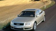 Audi A8 je nejvyšší model automobilky z Ingolstadtu. K dostání je se silnými osmiválci nebo i diesely. Existují také prodloužené verze. Připravte se ale na nákladný servis a vysoké nájezdy nejlevnějších kusů. Našli jsme: Audi A8 4.2 L quattro (2004, 293 000 km) za 159 000 Kč.