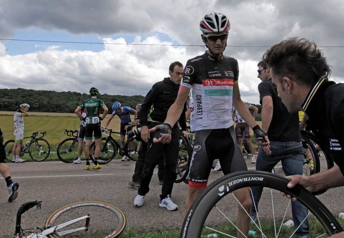 Hromadná nehoda během šesté etapy Tour de France 2012.