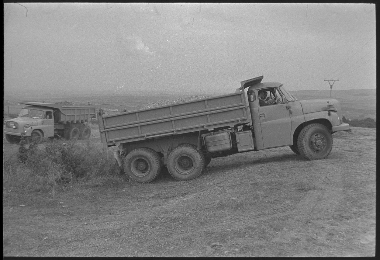 Tatra 148