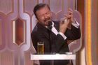 12 nejlepších momentů Zlatých glóbů. Drzý Gervais, vyděšený DiCaprio a dojatá Lady Gaga