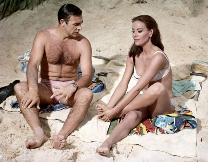 Sean Connery a Claudine Augerová ve filmu Thunderball