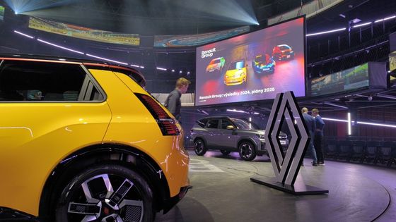 "To se zatím nikomu nepovedlo." Renault jede na zlaté vlně, záda mu kryje Dacia