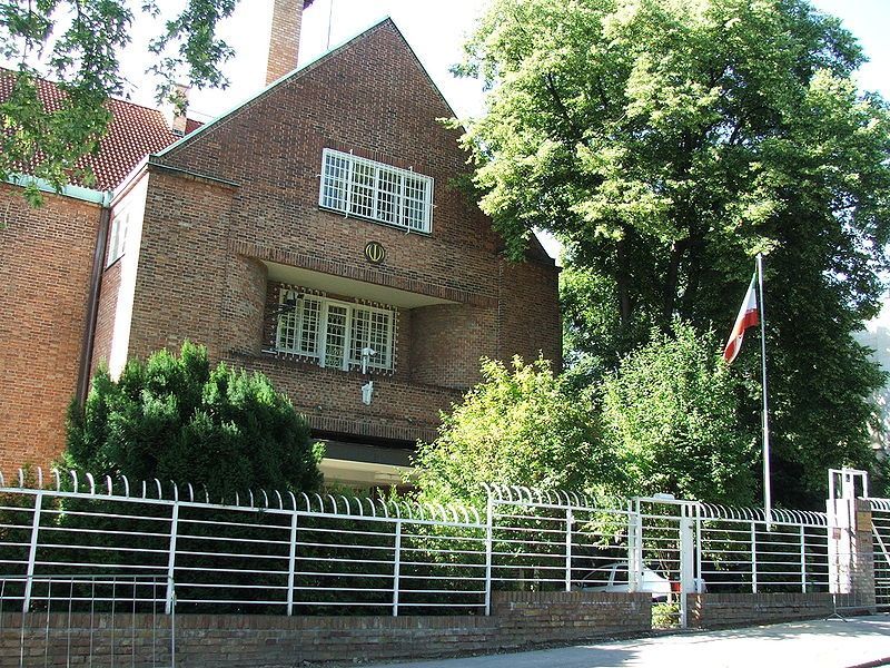 Kapsova Vila, Křetínský, Íránská ambasáda