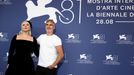 Představitelé hlavních rolí Lady Gaga a Joaquin Phoenix na benátském festivalu.