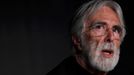 Michael Haneke soutěží s filmem Láska. V Cannes už jednou zvítězil s Bílou stuhou, takže na jeho novinku všichni netrpělivě čekali.