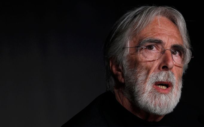 Michael Haneke soutěží s filmem Láska. V Cannes už jednou zvítězil s Bílou stuhou, takže na jeho novinku všichni netrpělivě čekali.