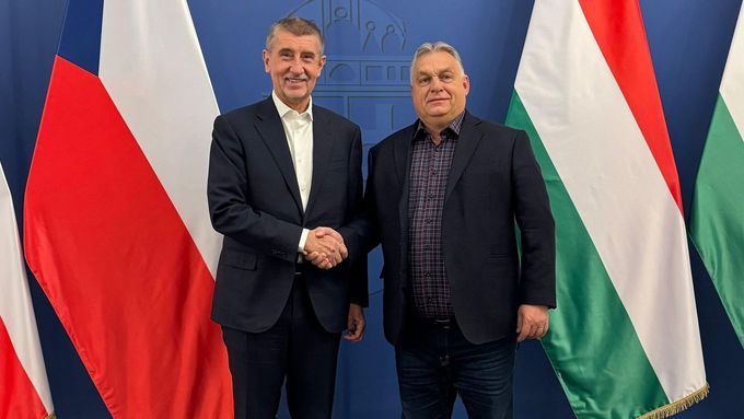 Předseda ANO Andrej Babiš při jednom ze setkání, na kterém opakovaně vyjadřoval sympatie maďarskému premiérovi Viktoru Orbánovi.
