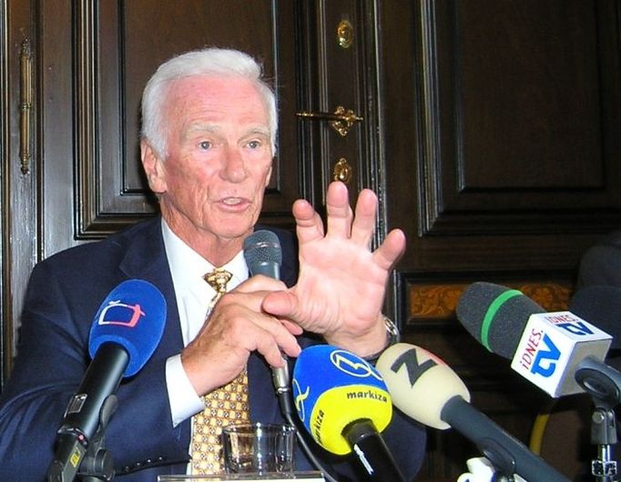 Eugene Cernan.