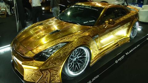 VIDEO: Zlatý Nissan pro snoby? Stojí 22 milionů a nikdo ho nechce