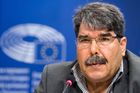 Vydat zadrženého vůdce syrských Kurdů Turkům? To je dilema na sebevraždu, tvrdí exrozvědčík Randák