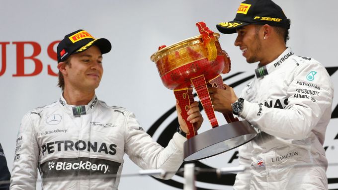 Před rokem získal Mercedes v Číně s přehledem double, letos ovšem musí počítat s Ferrari.