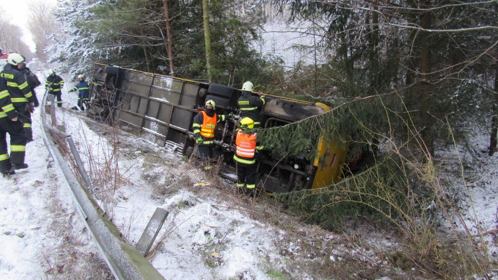 Dopravní nehoda autobusu v Třebechovicích pod Orebem