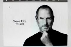 Rodina a nejbližší přátelé pochovali Steva Jobse