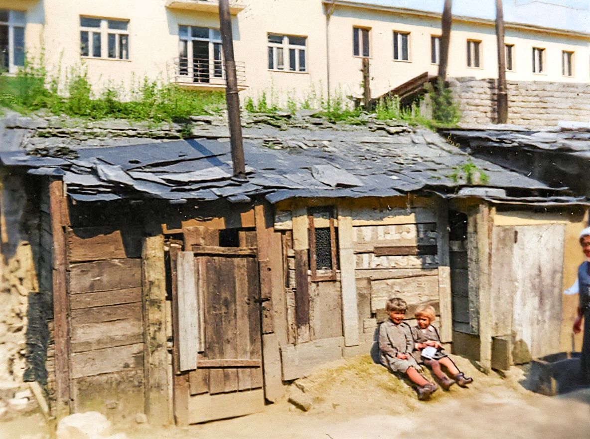 Nouzové kolonie v Praze: Unikátní historické fotografie bídy i naděje, Obrazem: Nová kniha a fotky: Objevte zapomenutý fenomén nouzových kolonií, Magazín, fotogalerie