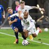 fotbal, kvalifikace Euro 2020 play off - Slovensko - Irsko David McGoldrick and James McClean in action with Slovakia’s Patrik Hrošovský