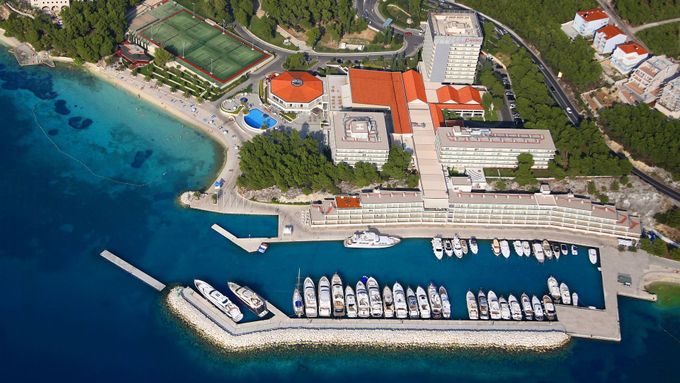 Grand Hotel Lav a Grand Marina v Chorvatsku.