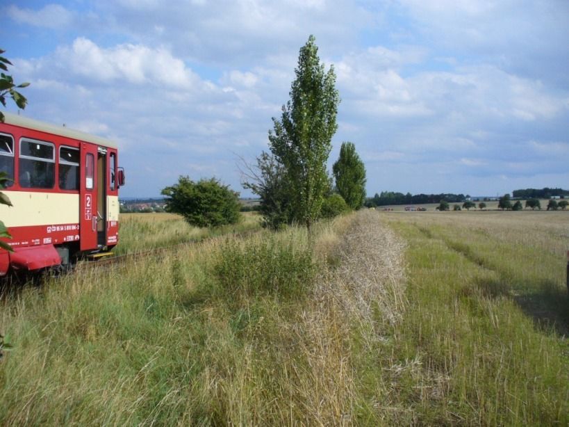 U Rudné se srazilo auto s vlakem