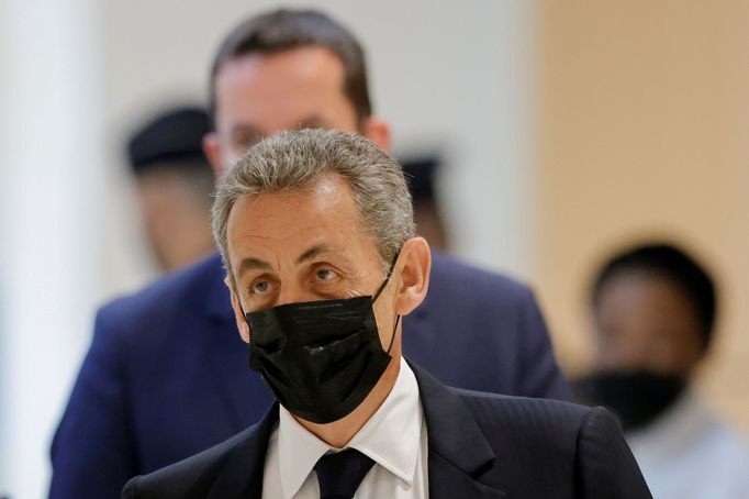 Francouzský soud vynesl rozsudek nad bývalým prezidentem Nicolasem Sarkozym.