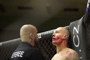 FOTO Krev, bolest i radost aneb Tuzemský šampionát MMA