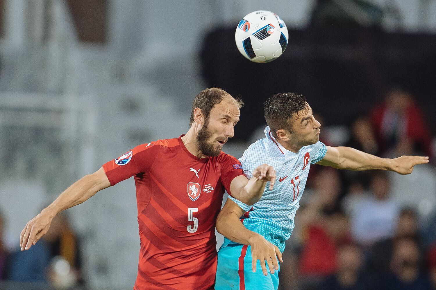 Euro 2016, Česko-Turecko: Roman Hubník - Burak Yilmaz