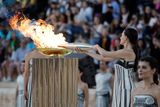 V pátek večer proběhlo slavnostní předání olympijské pochodně pro hry v Paříži.