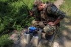Zdrcující číslo z ukrajinské "horké zóny". Levná zbraň potvrzuje svou důležitost