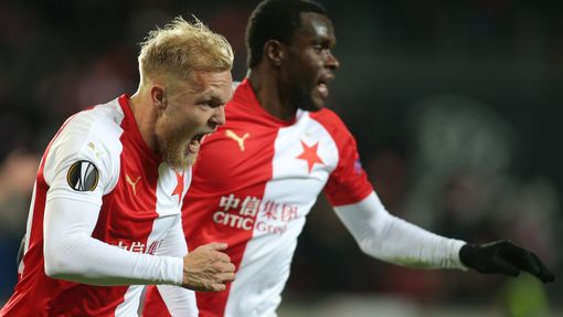 Mick van Buren slaví gól v odvetě osmifinále Evropské ligy Slavia Praha - FC Sevilla