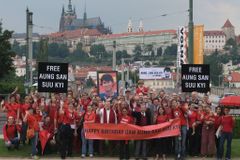 Suu Kyi gets special birthday greeting from Prague