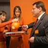 Oranžové hostesky