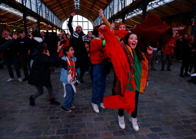 Fanoušci během zápasu Belgie - Maroko