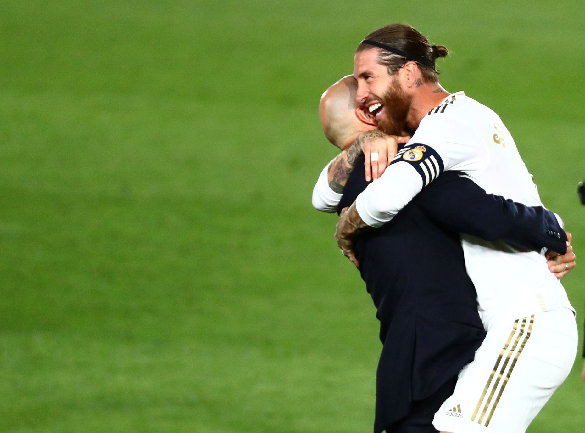 Real Madrid slaví zisk 34. titulu ve španělské lize, Zidane a Sergio Ramos