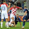 fotbal, kvalifikace ME 2020, Slovensko - Chorvatsko, Bruno Petkovič se prodírá slovenskou obranou